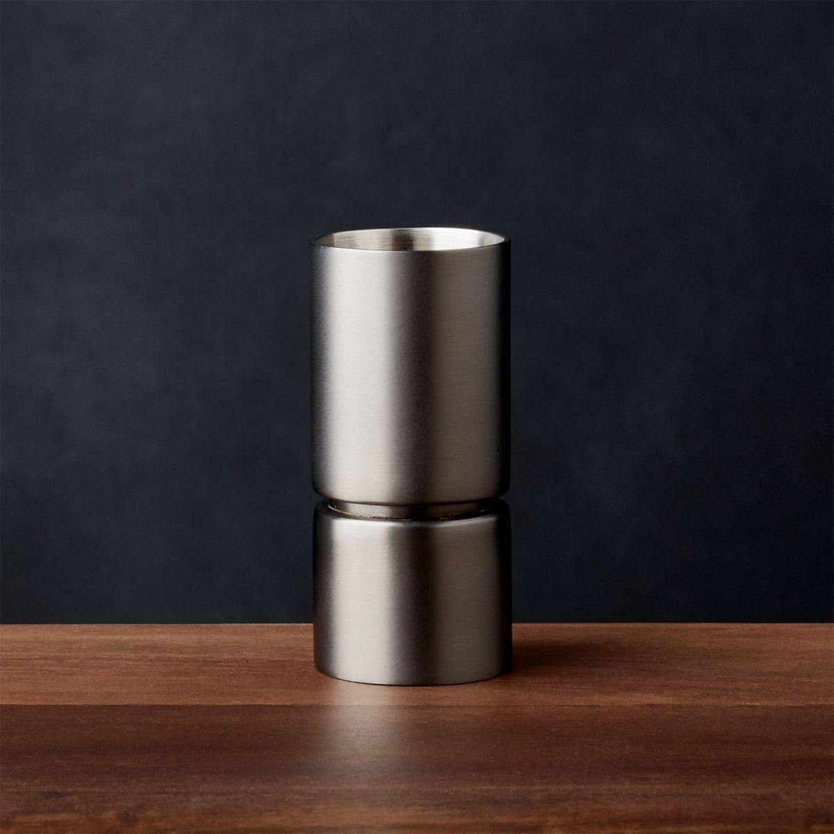 CRATE & BARREL - Medidor de licor Fenton