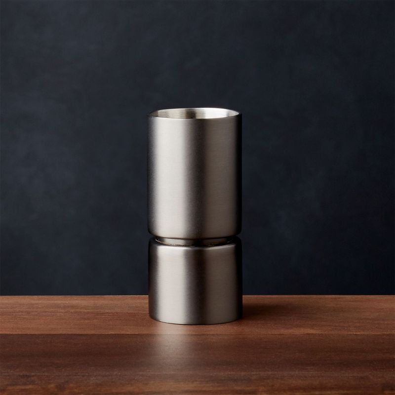 CRATE & BARREL - Medidor de licor Fenton