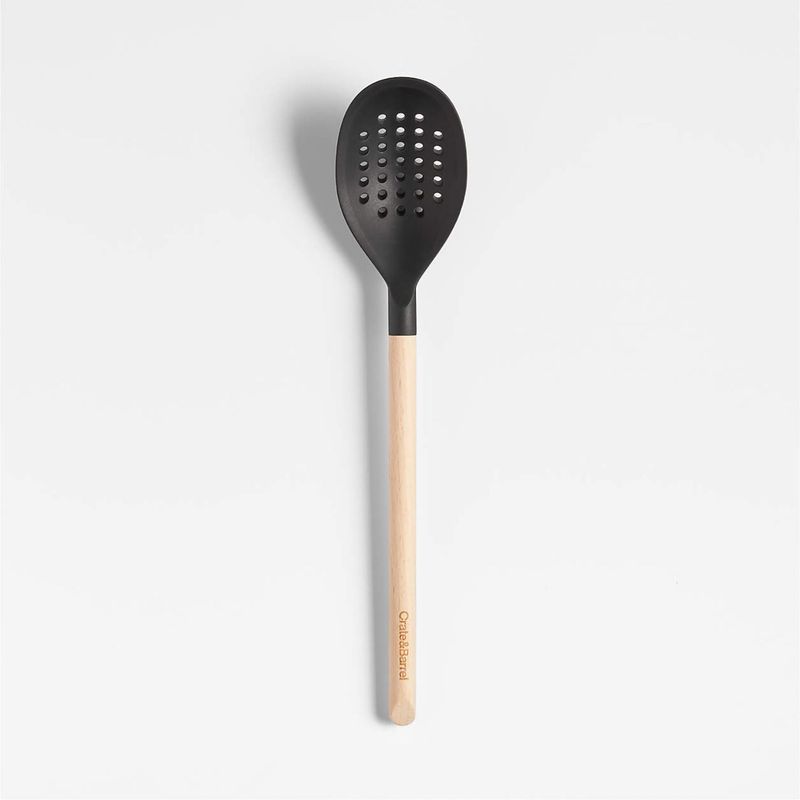 CRATE & BARREL - Cuchara Ranurada de Silicona Negra con Madera
