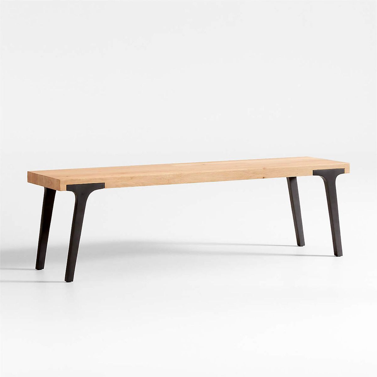 CRATE & BARREL - Banco de Comedor Lakin de Madera con Patas de Aluminio 150cm