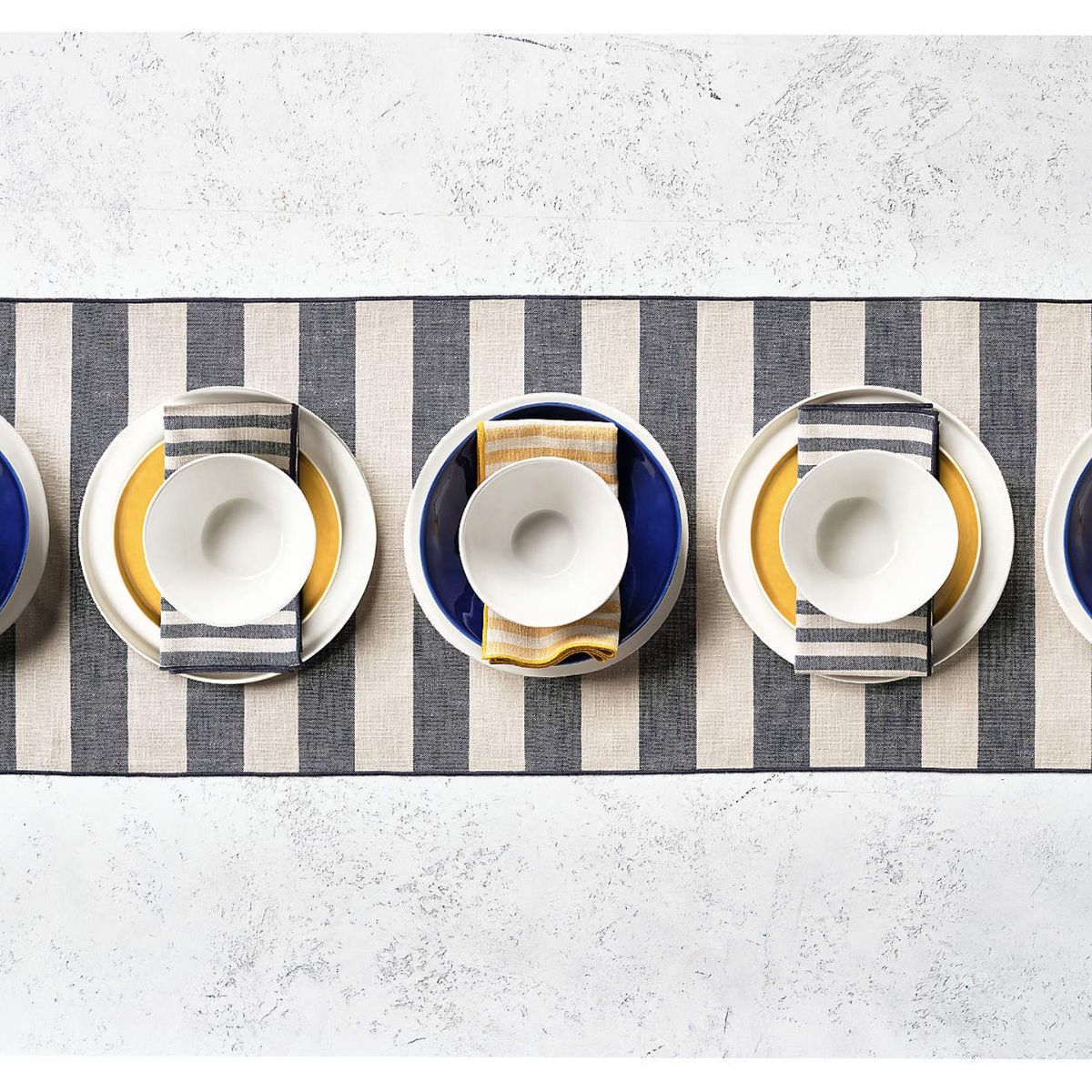 CRATE & BARREL - Plato Principal Marin De Melamina Azul Oscuro