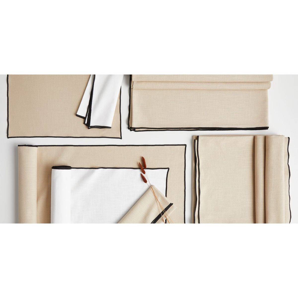 CRATE & BARREL - Mantel Natural Merrow De Algodón Ecológico