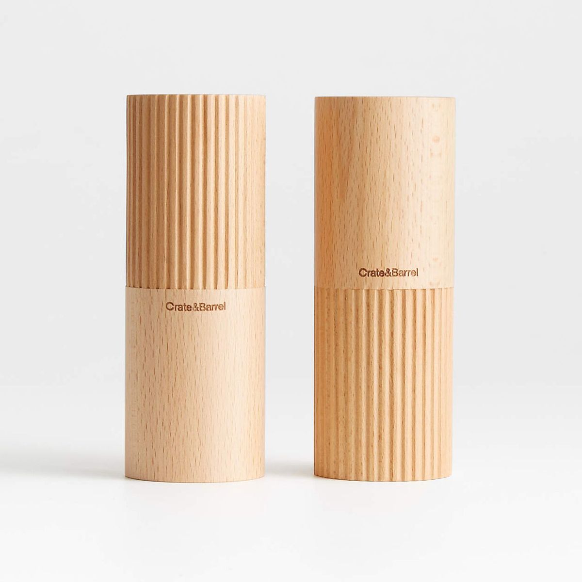 CRATE & BARREL - Salero de Madera Natural Hanno