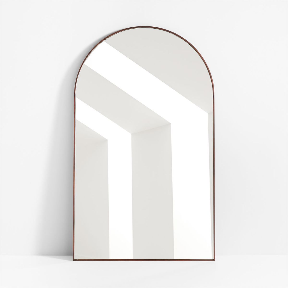 CRATE & BARREL - Espejo de Piso en Arco Edge 122x203cm