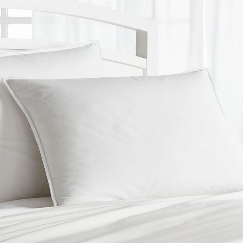 CRATE & BARREL - Almohada Premium de Plumas Suave Estándar 50x66cm