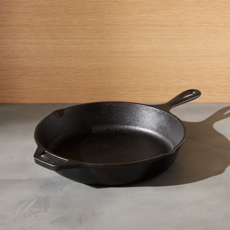 CRATE & BARREL - Sartén de Hierro Fundido Lodge