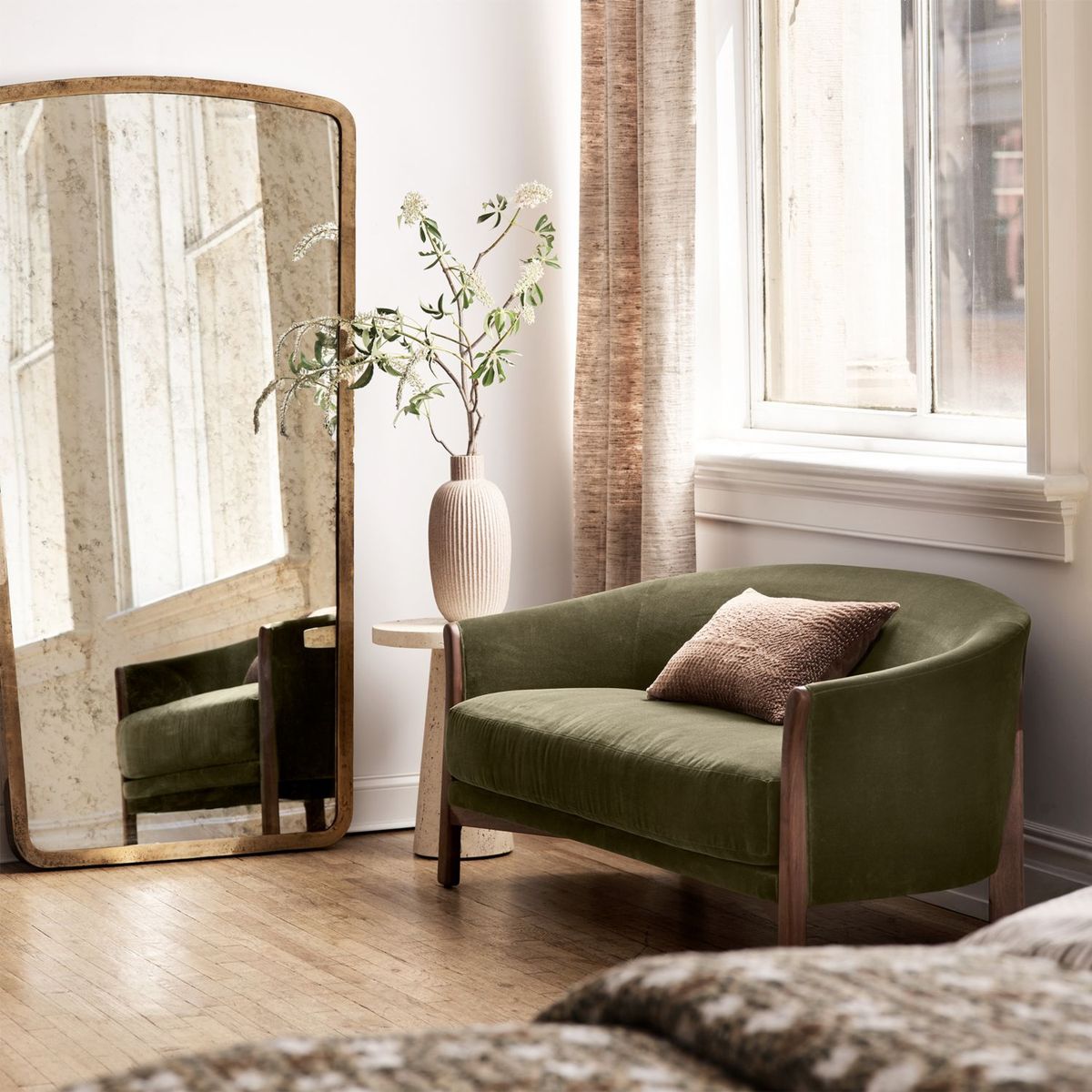CRATE & BARREL - Espejo de Piso Harrington 102x191cm