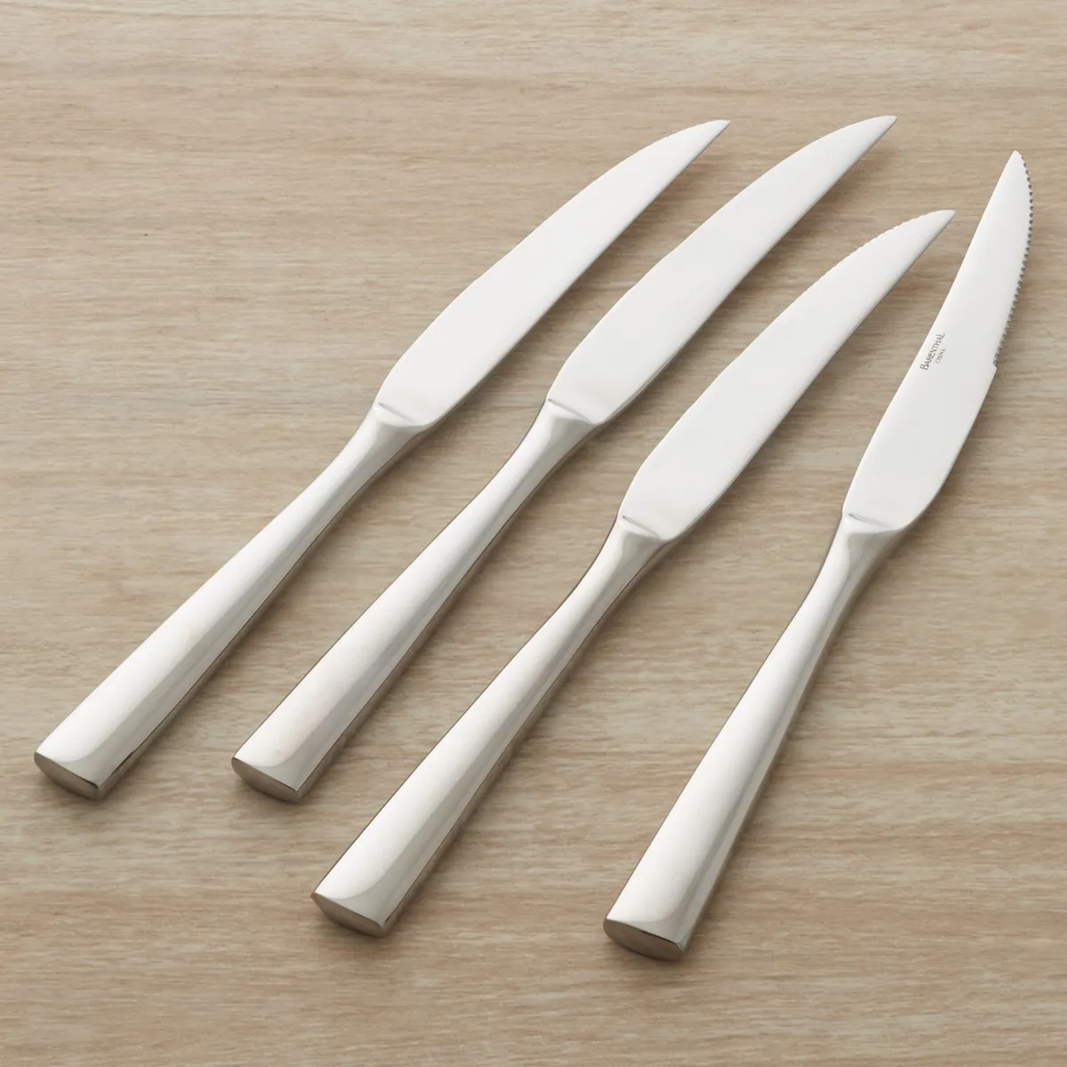 CRATE & BARREL - Juego De 4 Cuchillos Para Carne Couture 