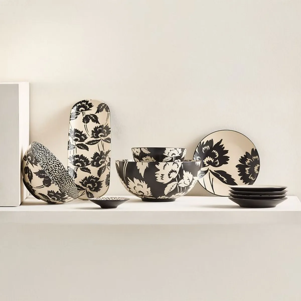 CRATE & BARREL - Fuente Jardin de Gres