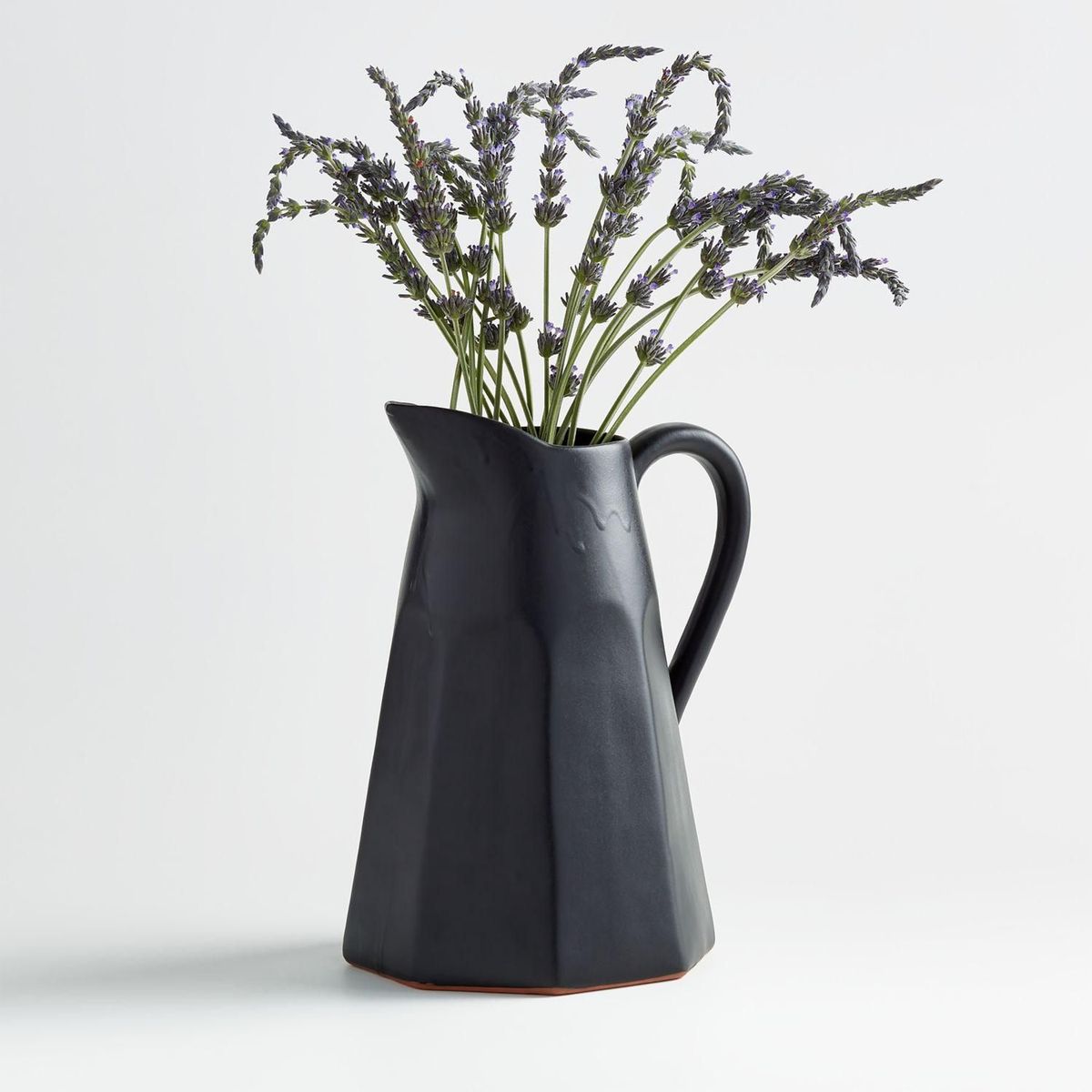 CRATE & BARREL - Jarra Negra Stevey Crate & Barrel
