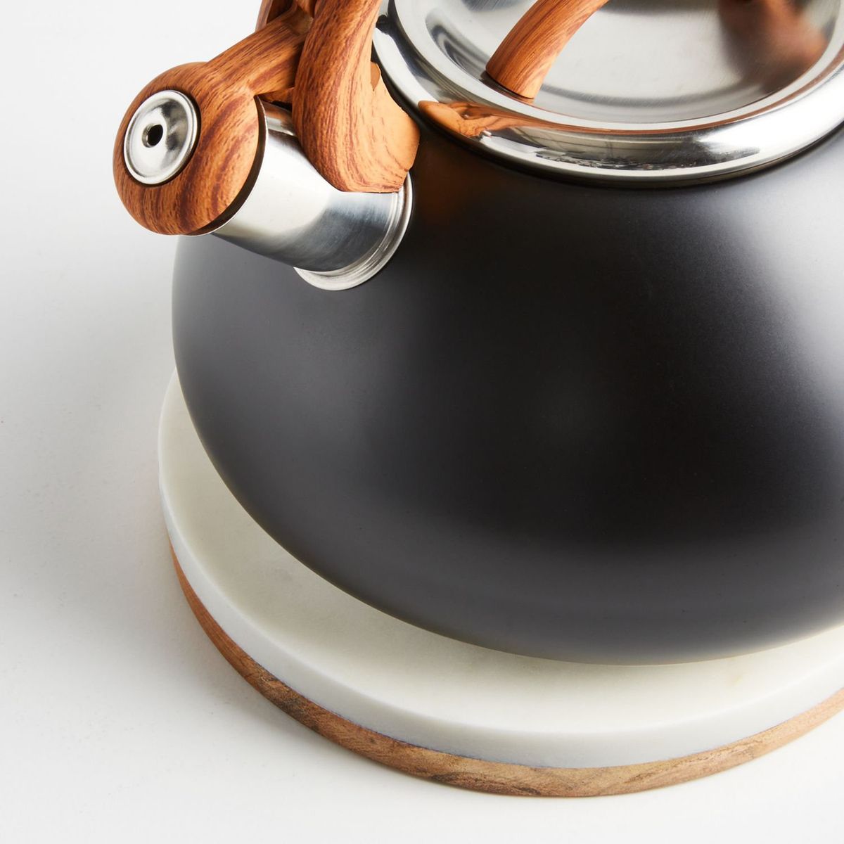 CRATE & BARREL - Salvamanteles De Mármol Con Base De Madera