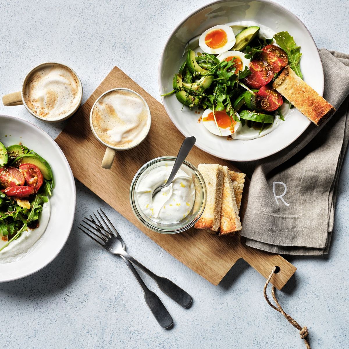 CRATE & BARREL - Tabla de Servir Field de Madera