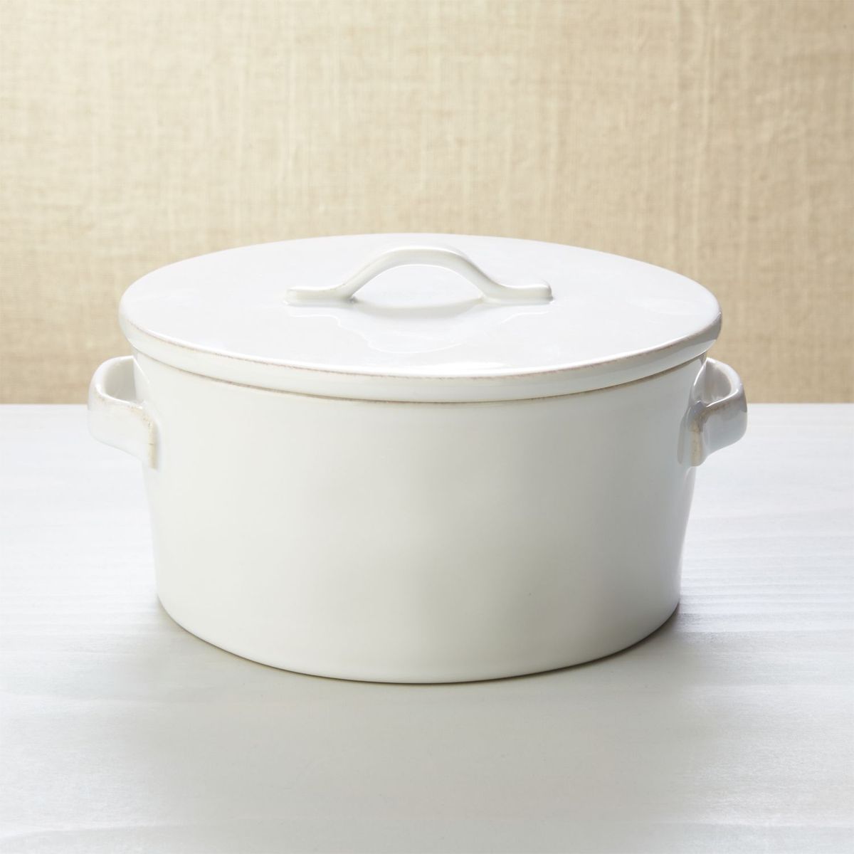 CRATE & BARREL - Cacerola con Tapa Marin 1.8l