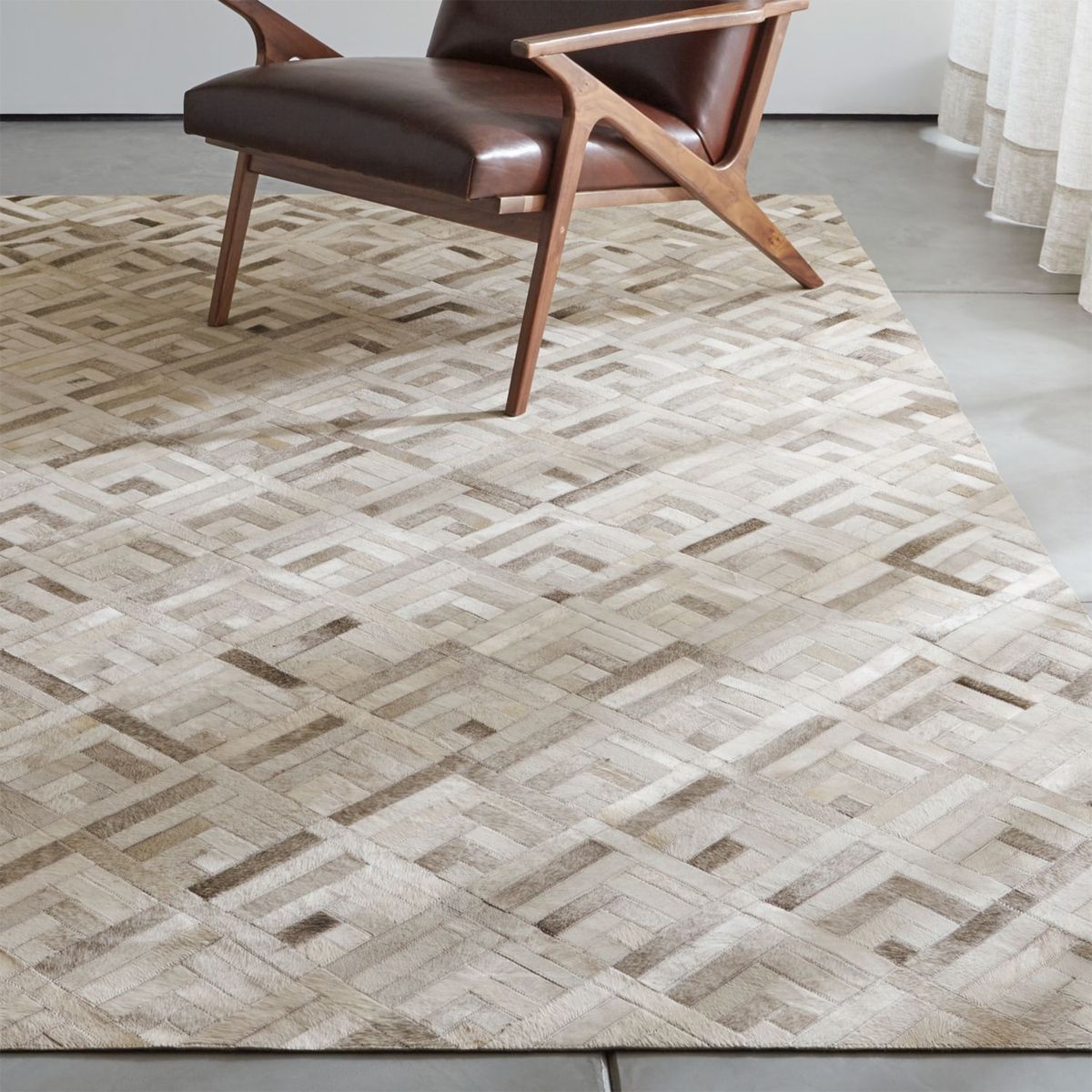 CRATE & BARREL - Alfombra de Piel de Vaca Dez Grey 244x305cm