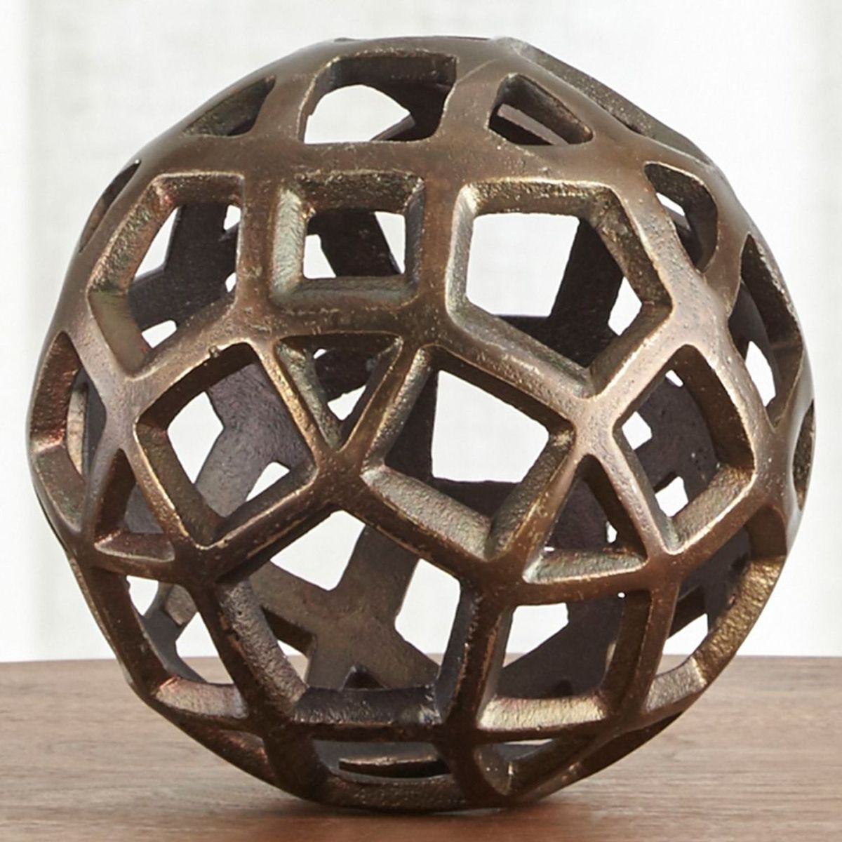 CRATE & BARREL - Bola Metálica decorativa Geo Pequeña