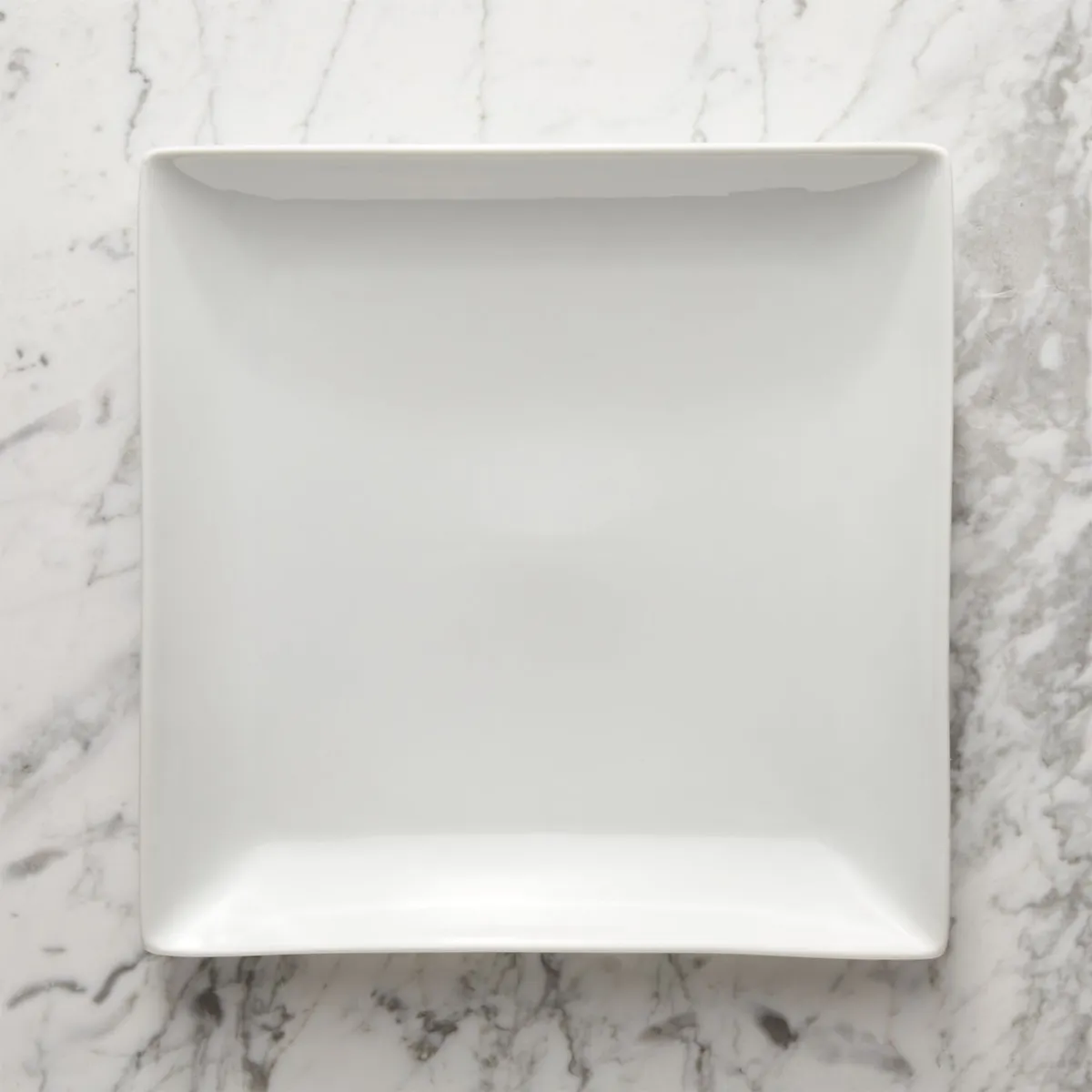 CRATE & BARREL - Plato de Fondo Court