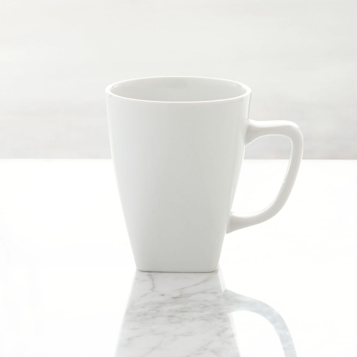 CRATE & BARREL - Mug Court de Porcelana
