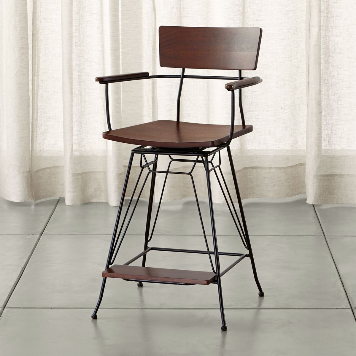 CRATE & BARREL - Banco para Mostrador Giratorio Elston