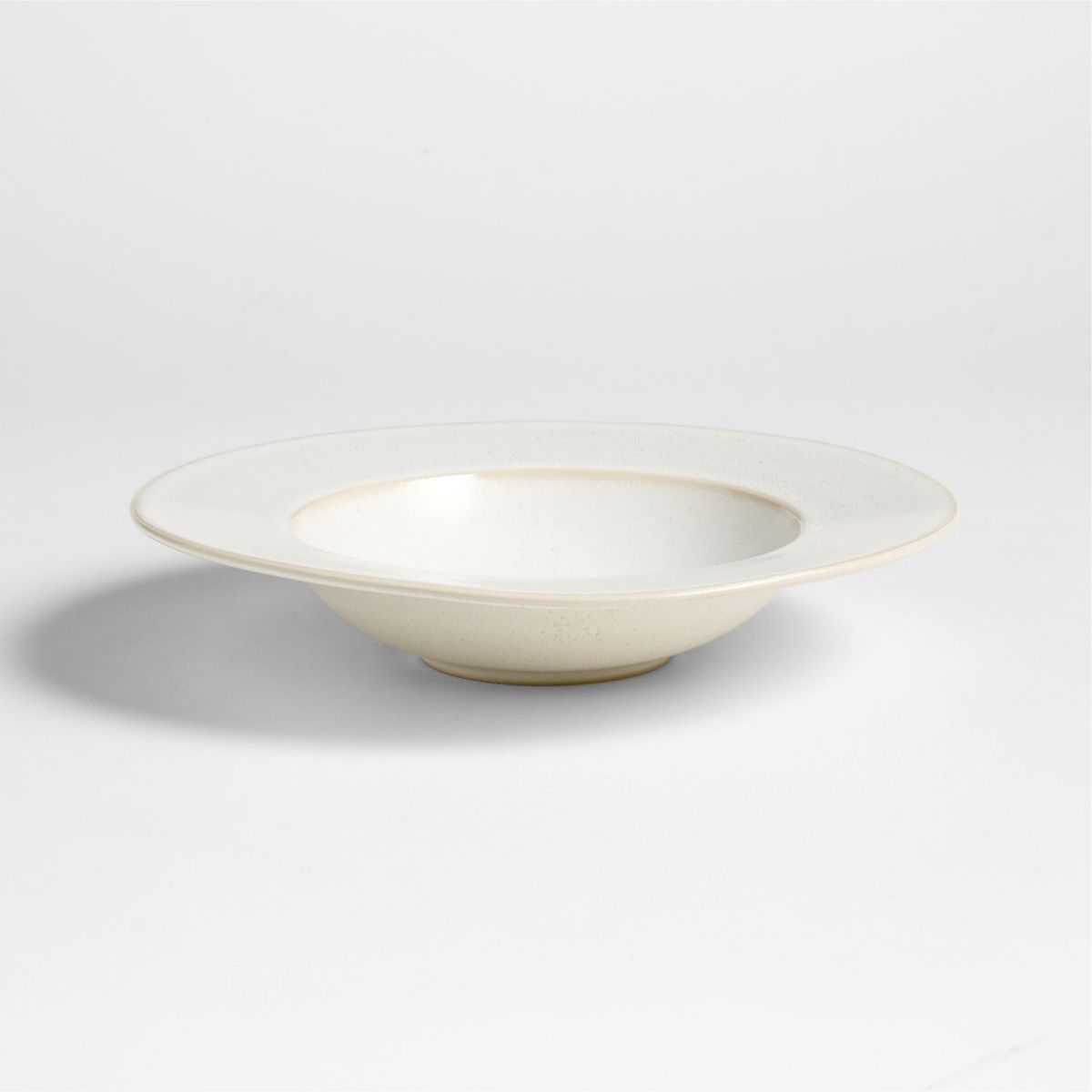 CRATE & BARREL - Plato Hondo Basel de Gres