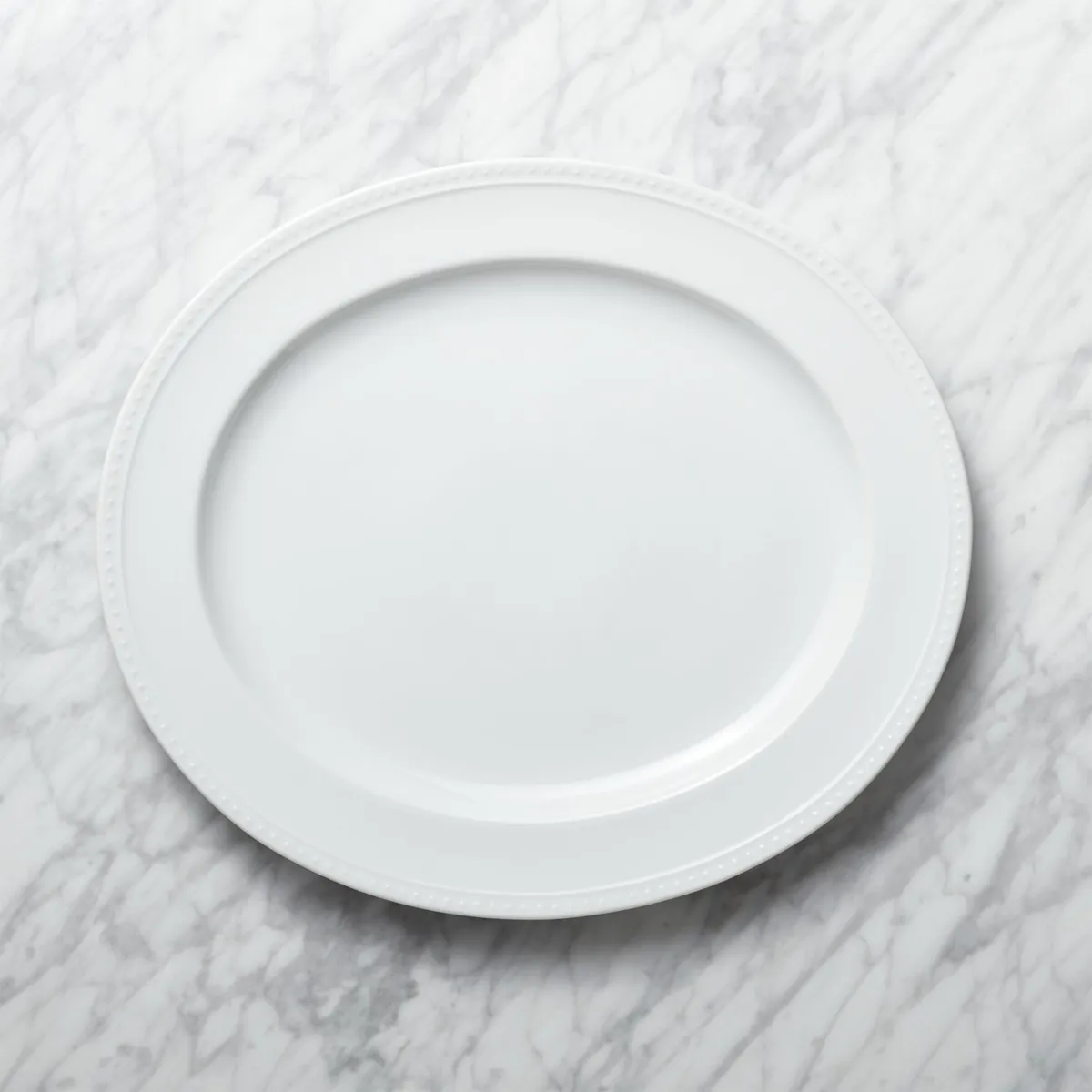 CRATE & BARREL - Fuente para Servir Ovalada Staccato