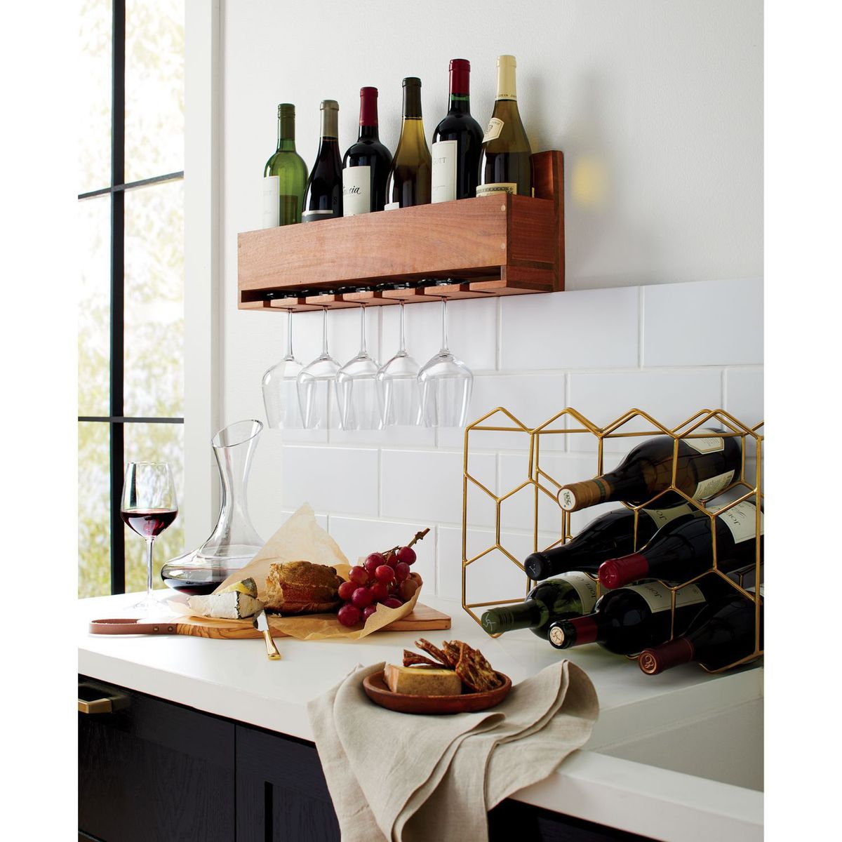 CRATE & BARREL - Soporte de Pared para Botellas y Copas de Vino