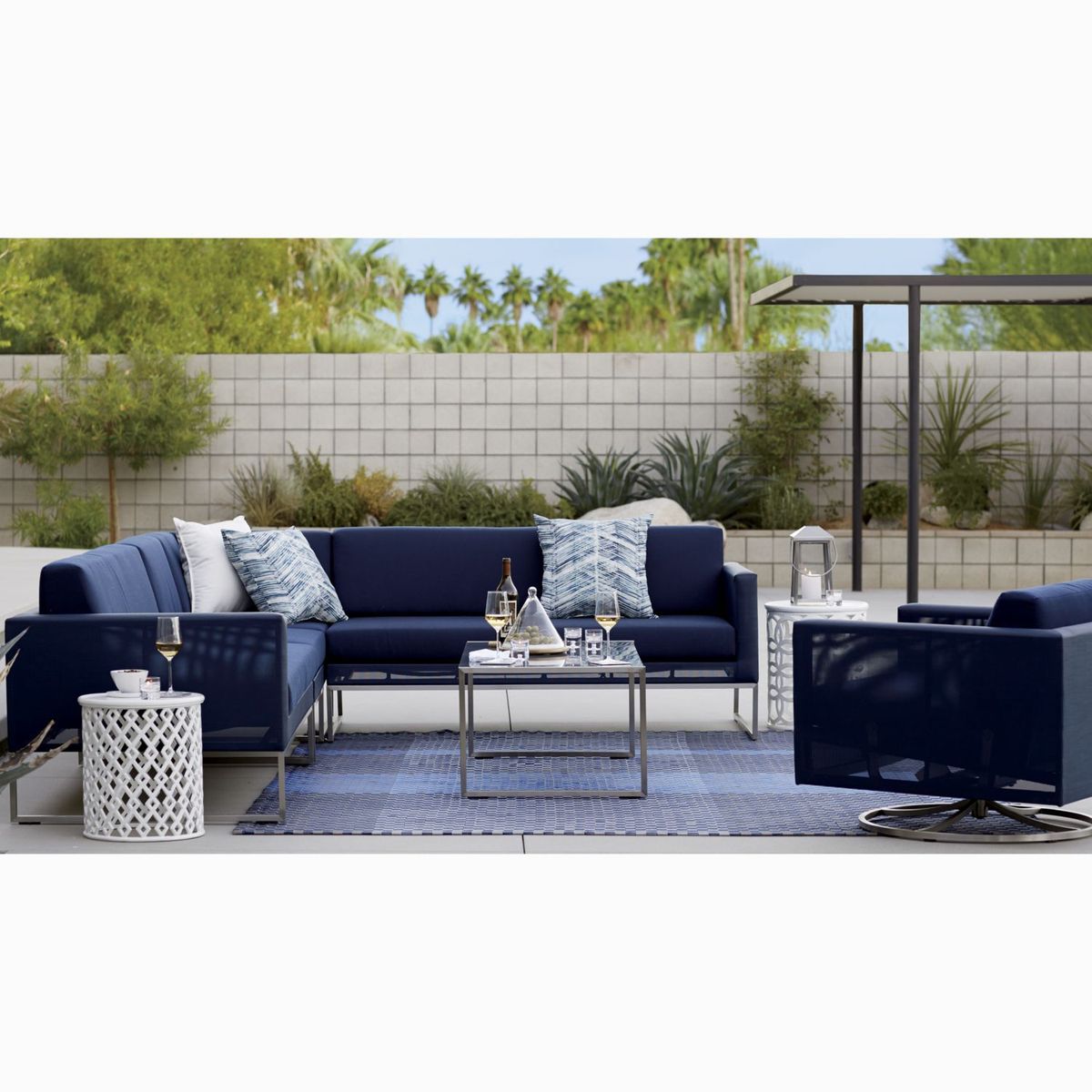 CRATE & BARREL - Cojín Sunbrella para Terraza 51x51cm