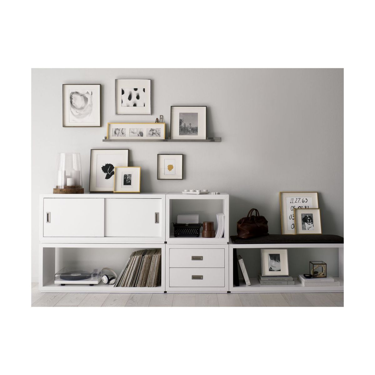 CRATE & BARREL - Marco Latón Cepillado 20x25cm