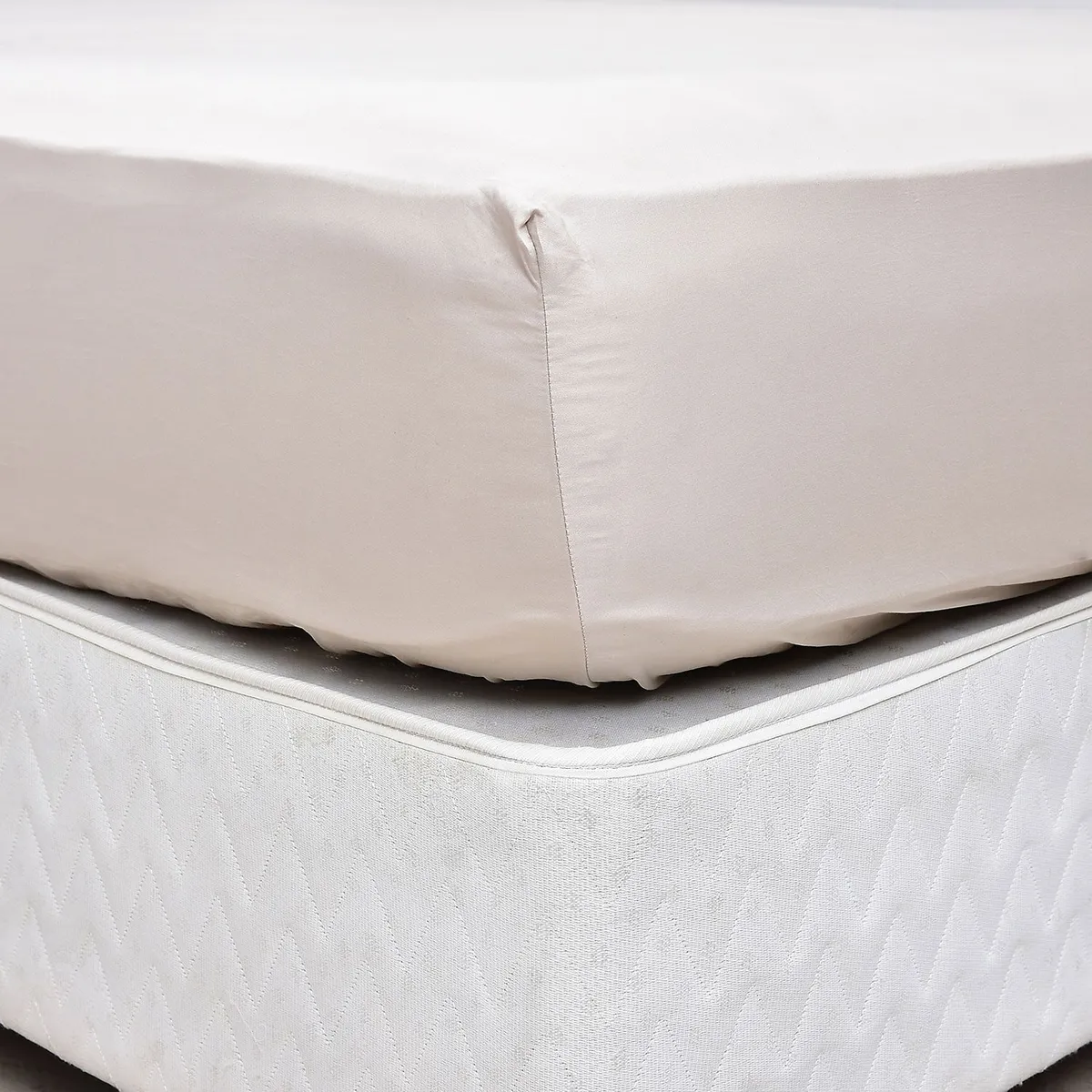 BASEMENT HOME - Sábana Bajera Lisa 100% Algodón 300 Hilos