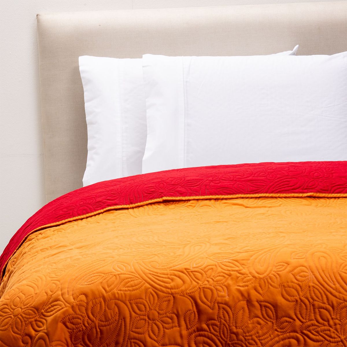 AMBIENTA - Cubrecama Rojo