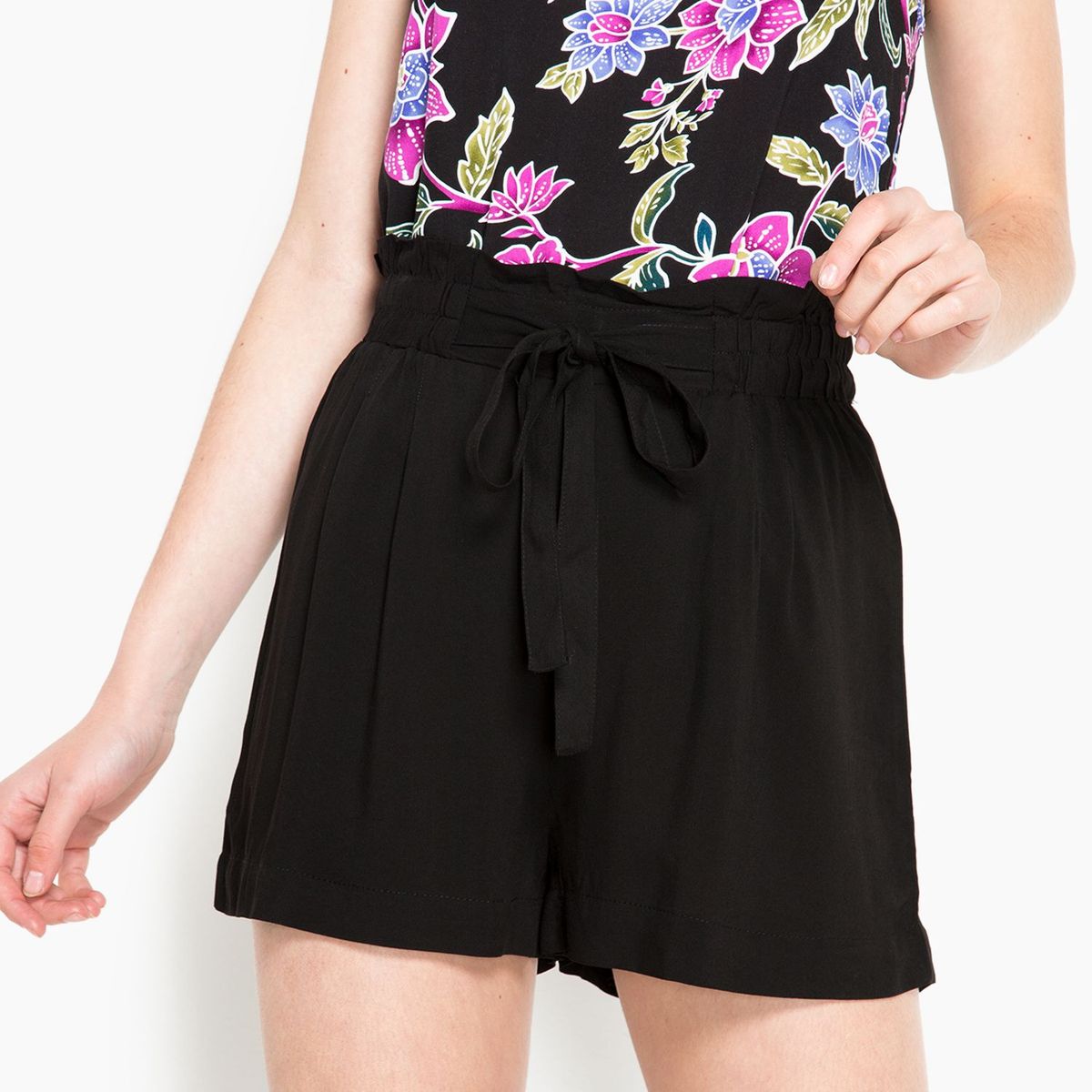 SYBILLA - Short Floreado