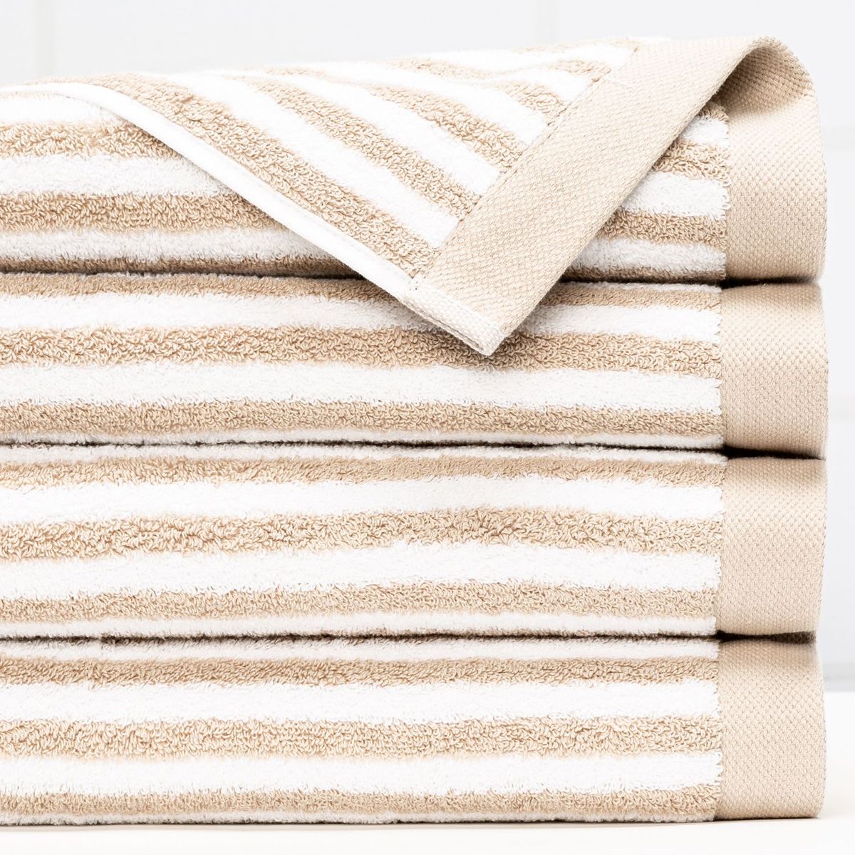 BASEMENT HOME - Toalla de Baño Combed Rayas 100% Algodón 650gr Basement Home
