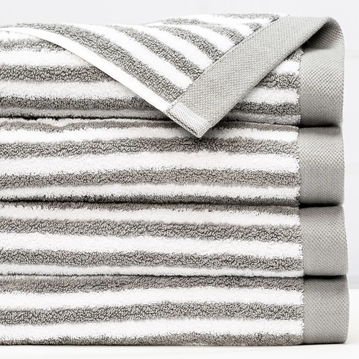 BASEMENT HOME - Toalla de Baño Combed Rayas 100% Algodón 650gr Basement Home