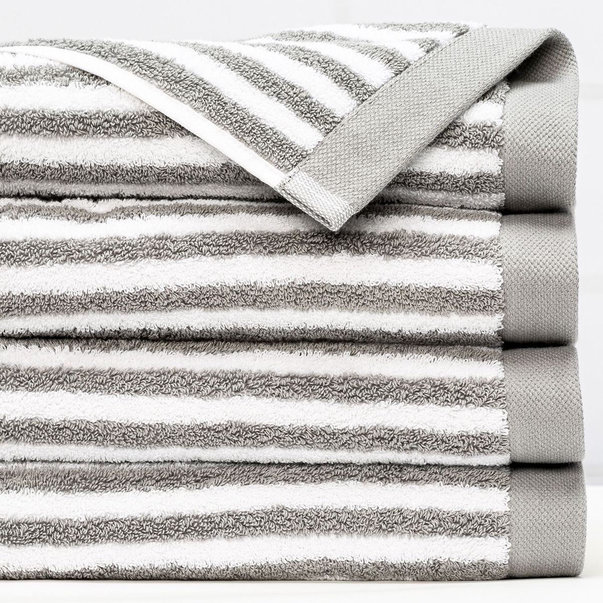 BASEMENT HOME - Toalla de Baño Combed Rayas 100% Algodón 650gr Basement Home
