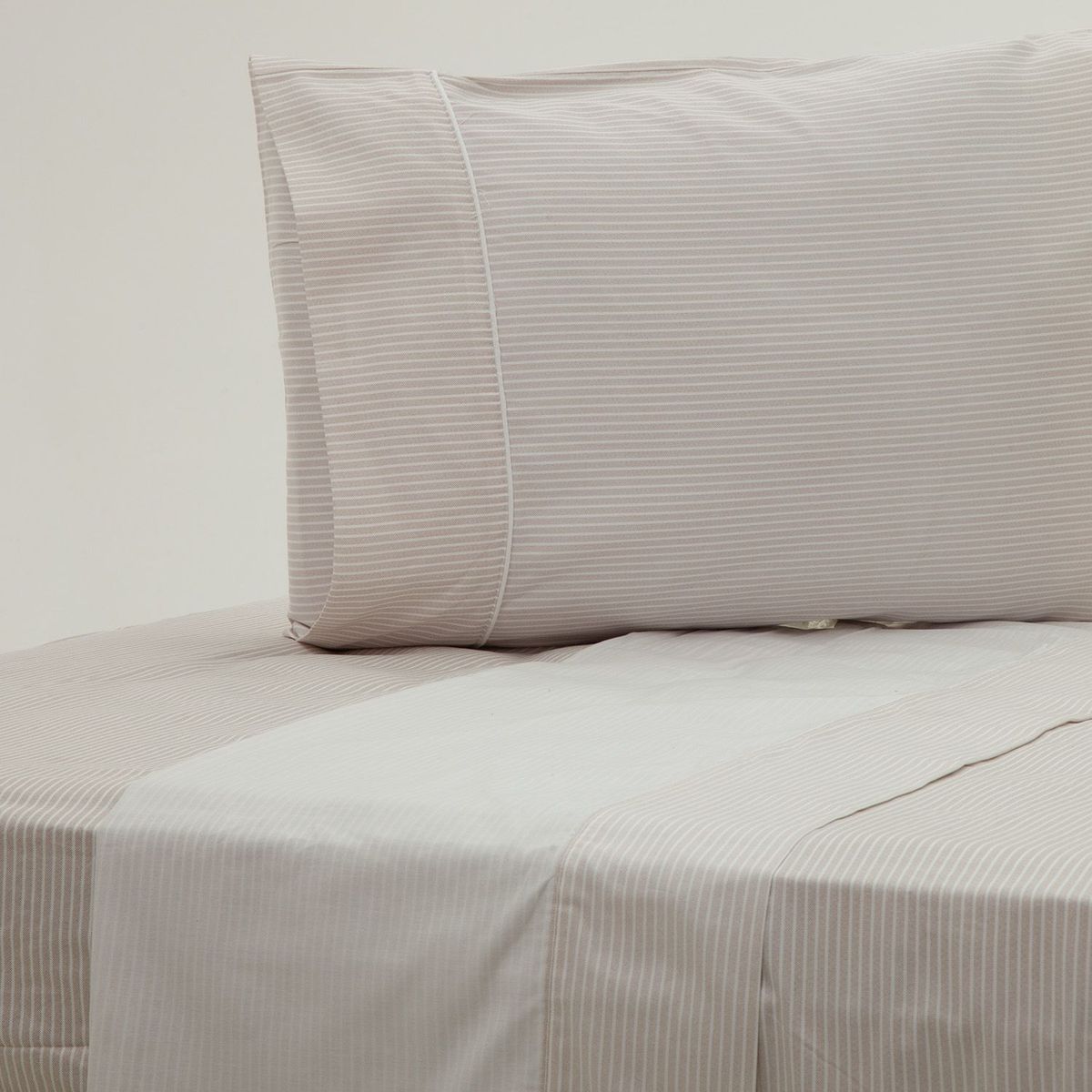 BASEMENT HOME - Juego de Sábanas Augusto 100% Algodón 250 Hilos