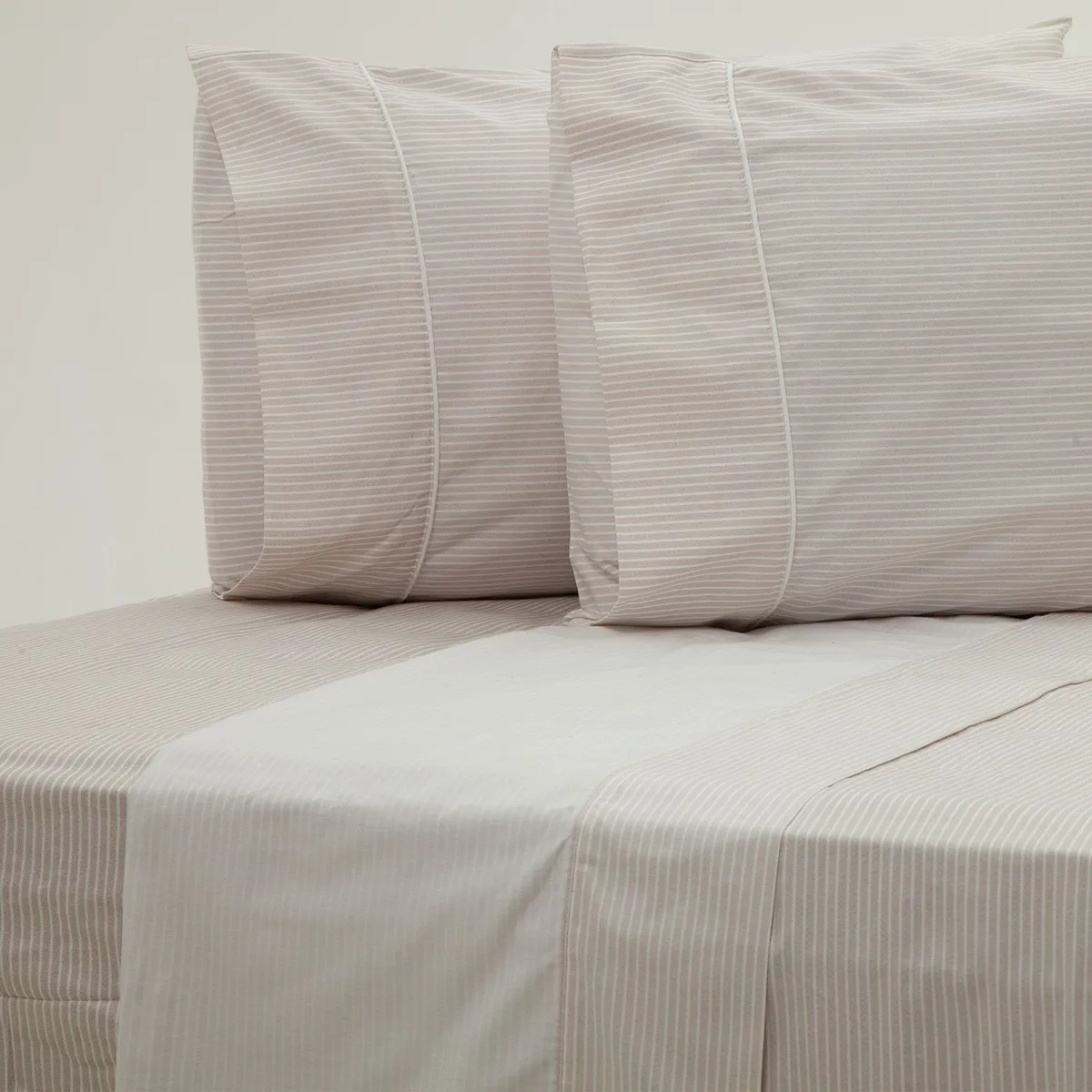 BASEMENT HOME - Juego de Sábanas Augusto 100% Algodón 250 Hilos