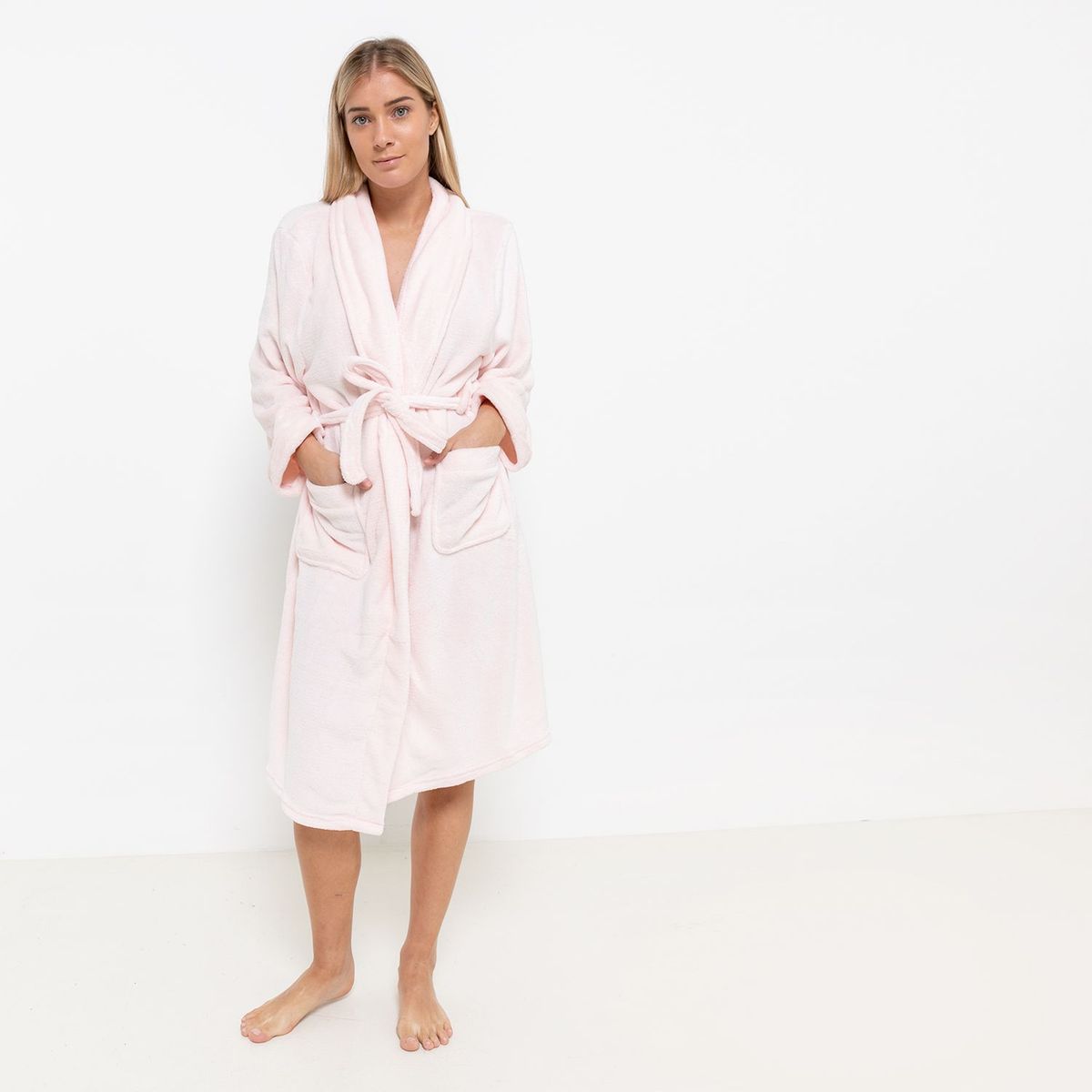 BASEMENT HOME - Bata de Baño Micropolar 200gr Basement Home