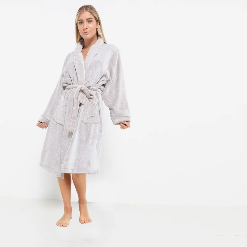 BASEMENT HOME - Bata de Baño Micropolar 200gr Basement Home