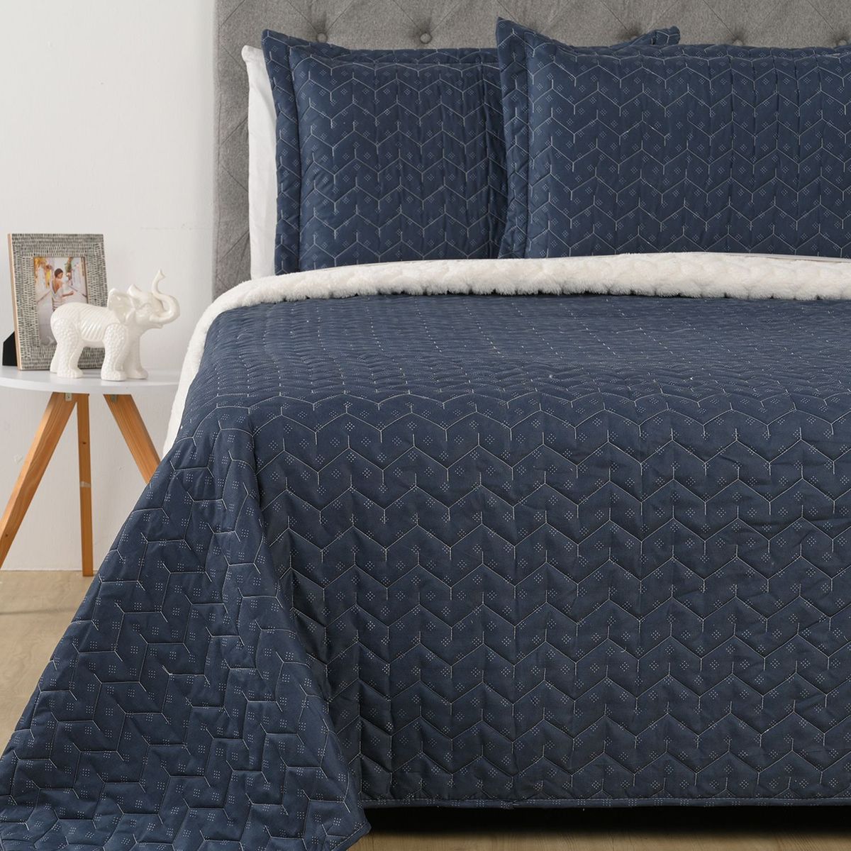 MICA - Cubrecama Estampado Mar con Sherpa Mica