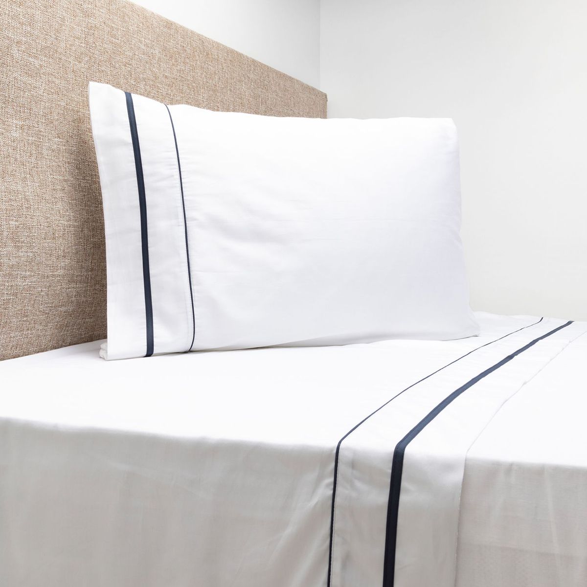 BASEMENT HOME - Juego de Sábanas Satén 100% Algodón 300 Hilos