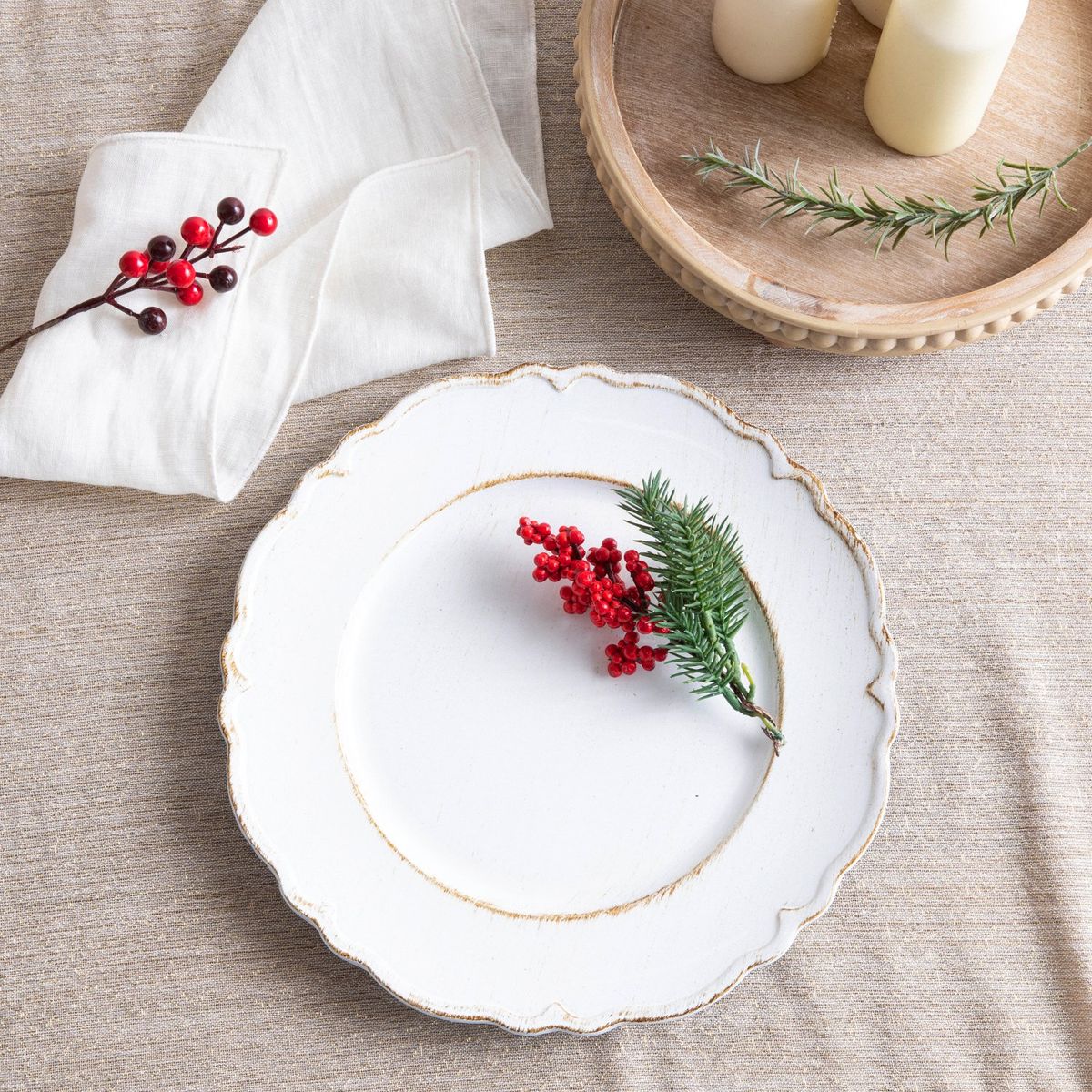 ROBERTA ALLEN - Plato De Sitio Charger Roberta Allen Roma Blanco Con Borde Ondulado