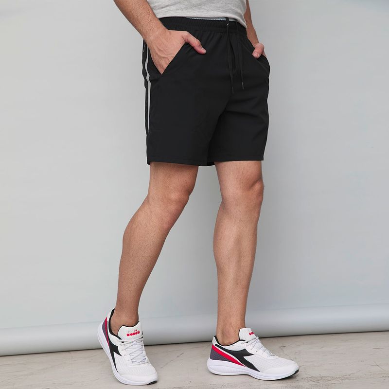 DIADORA - Short Deportivo Hombre 7"