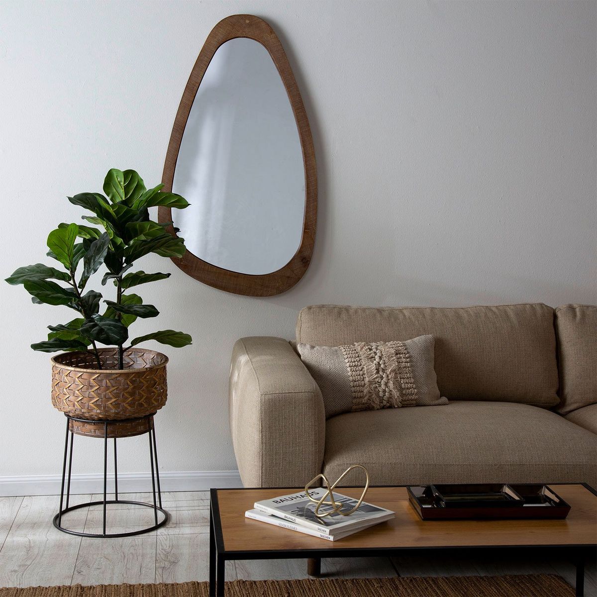 MICA - Espejo Irregular Madera 59x102 cm