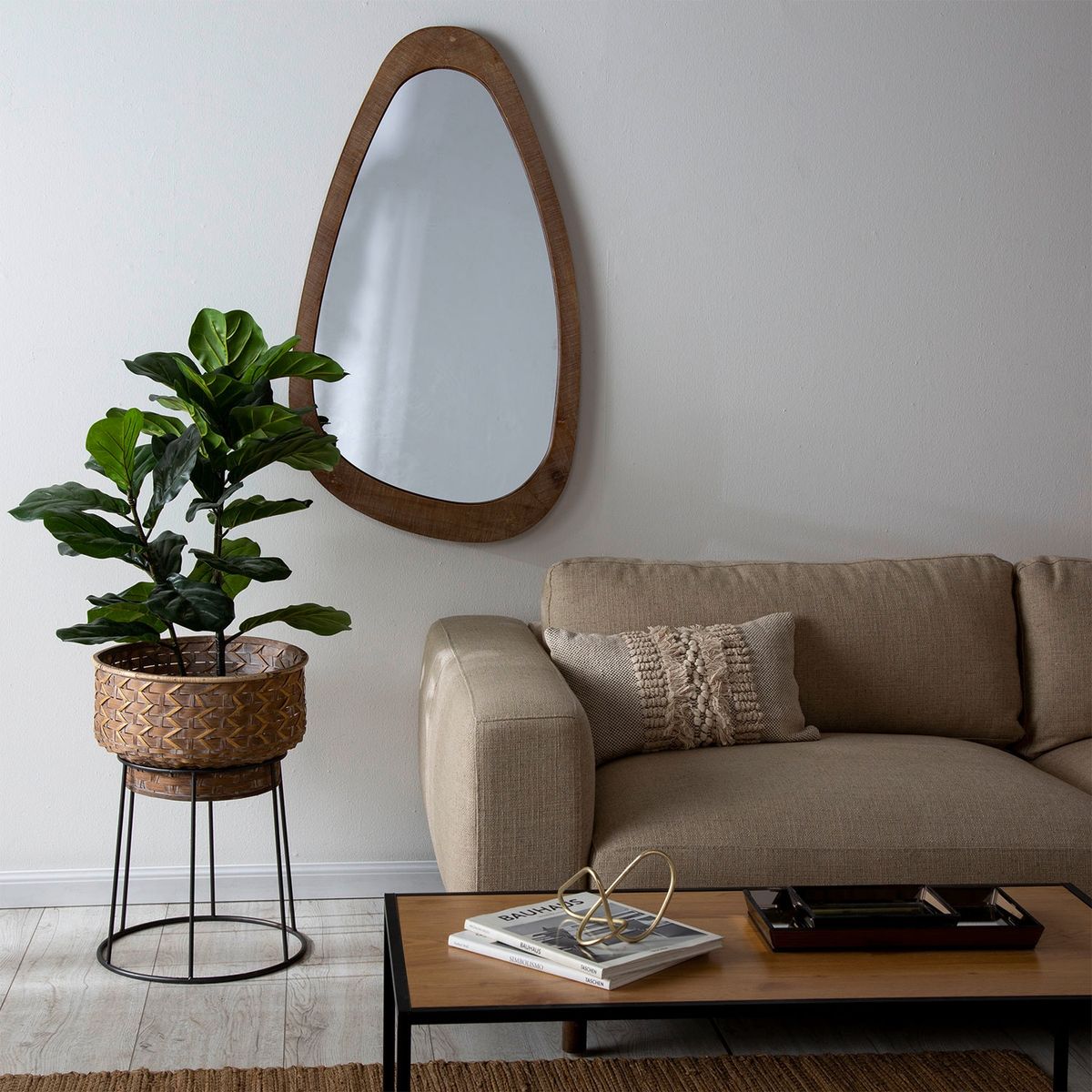 MICA - Espejo Irregular Madera 59x102 cm