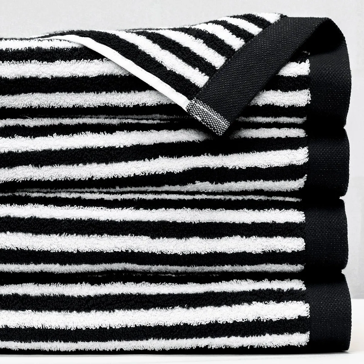 BASEMENT HOME - Toalla de Baño Combed Rayas 100% Algodón 650gr Basement Home