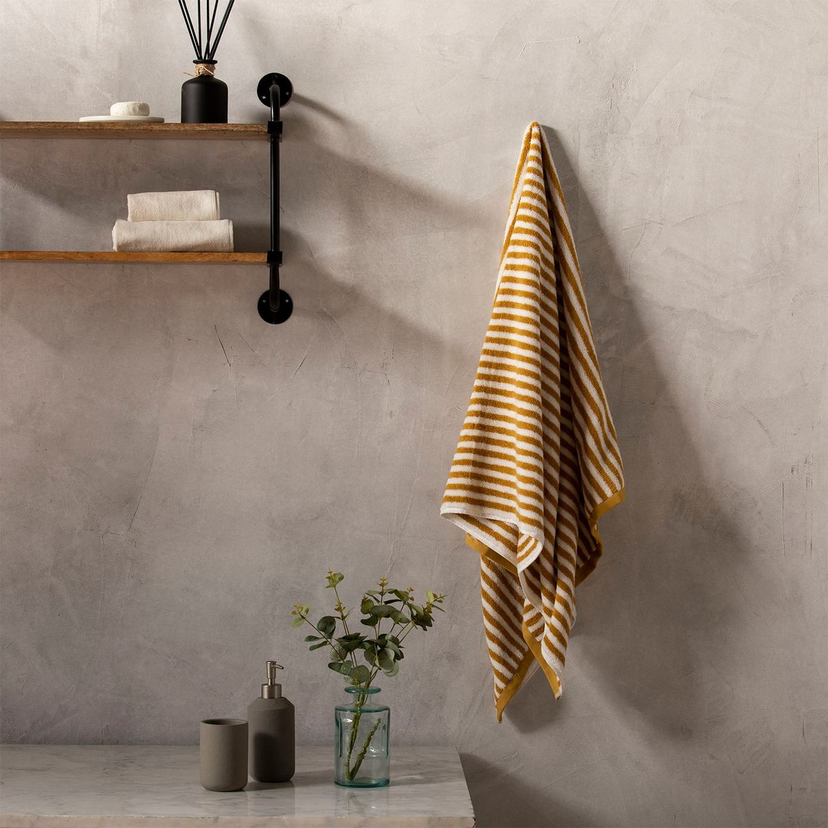 BASEMENT HOME - Toalla de Baño Combed Rayas 100% Algodón 650gr Basement Home