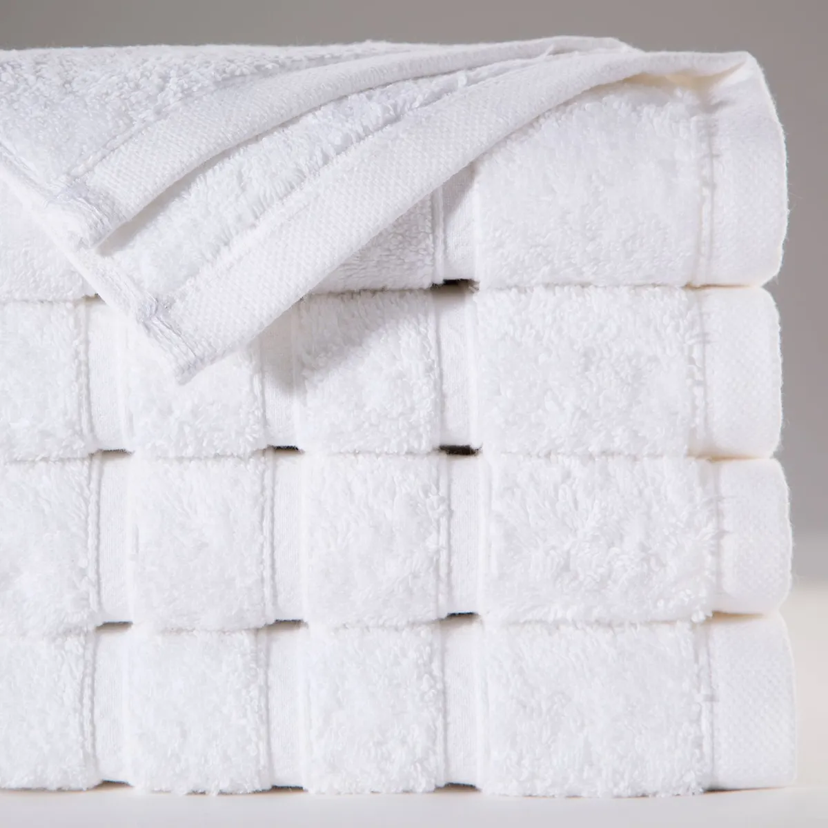 BASEMENT HOME - Toalla de Baño Combed 100% Algodón 650gr Basement Home