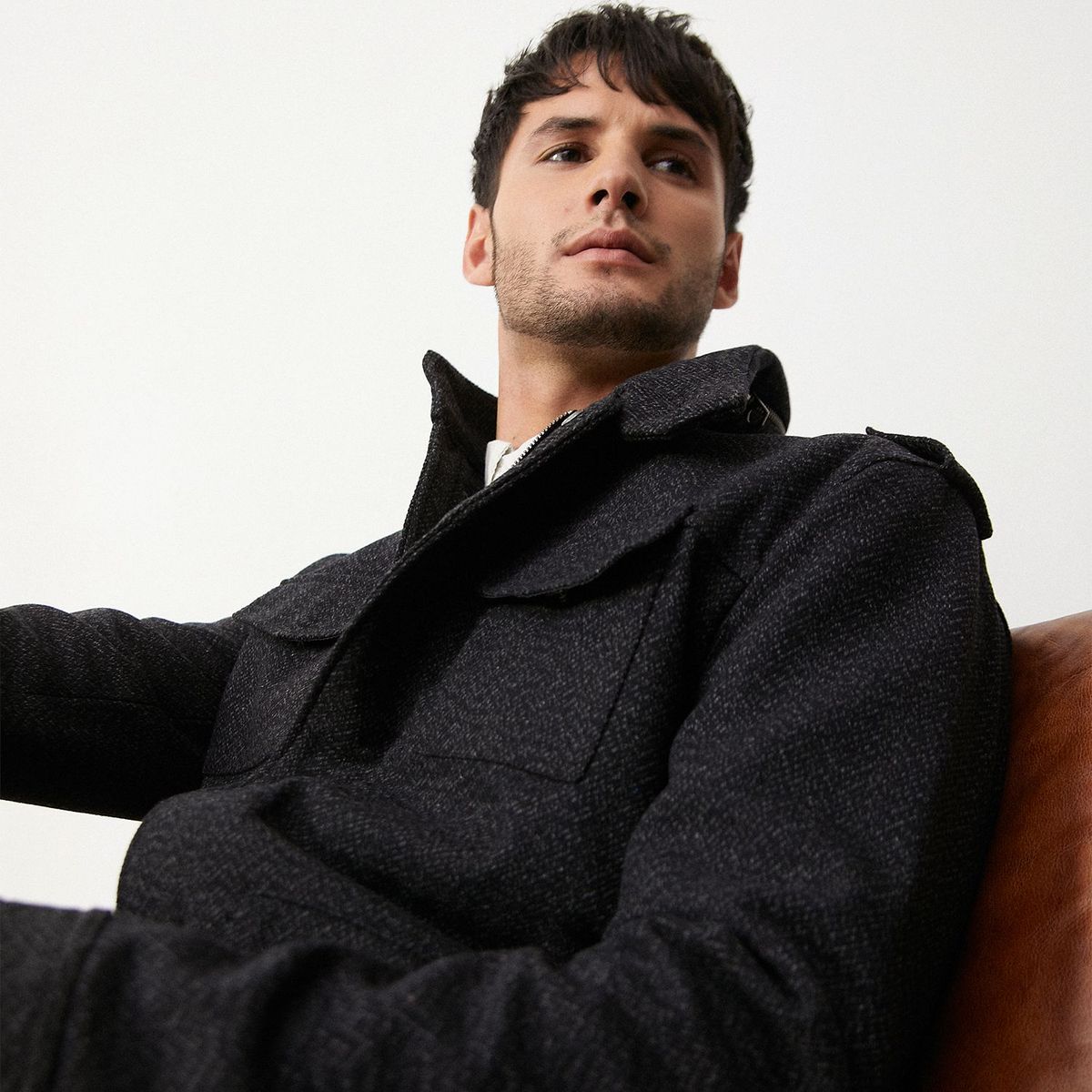 BASEMENT - Abrigo Hombre