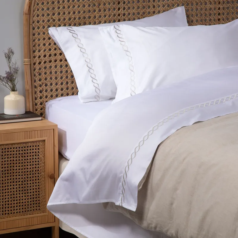 ROBERTA ALLEN - Juego de Sábanas Bordadas Cadeneta 100% Algodón 300 Hilos