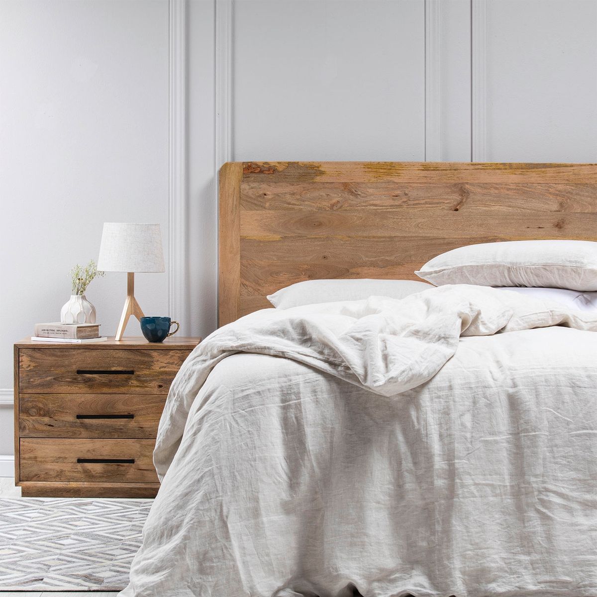 BASEMENT HOME - Velador Reggie 3 Cajones