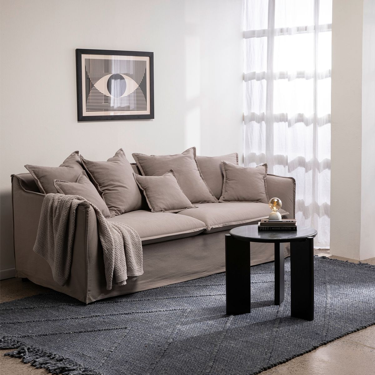 BASEMENT HOME - Sofá Atlanta 3 Cuerpos con Cojines de Plumas